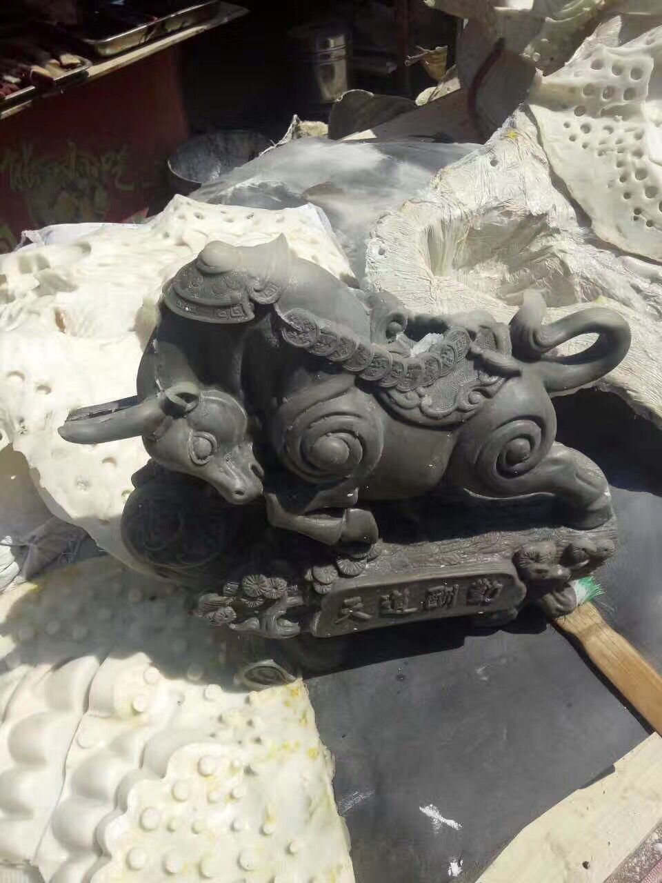 如何使用工业级模具硅胶制作模具？